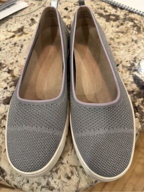 Vionic Ballet Flats.  Silver/gray. Size 9